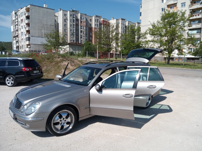 Mercedes-Benz E 320, снимка 3 - Автомобили и джипове - 53494686