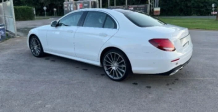 Mercedes-Benz E 220 Амг, снимка 11 - Автомобили и джипове - 53202978