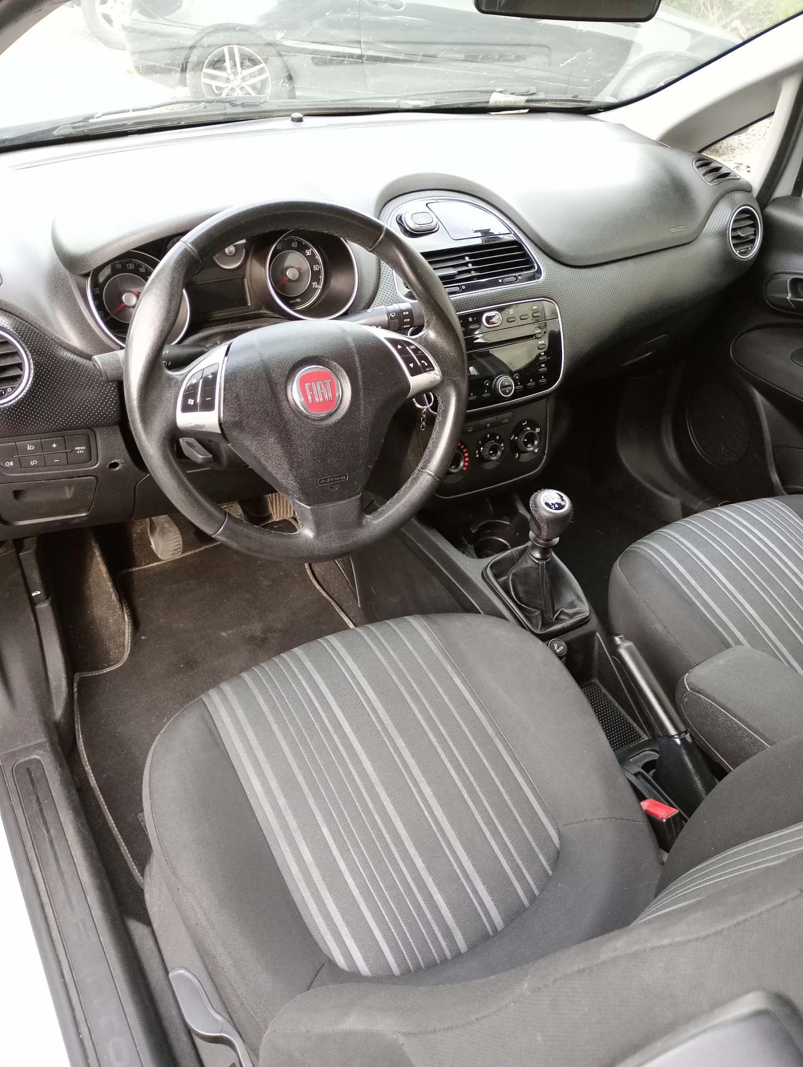 Fiat Punto 1.4 - изображение 5