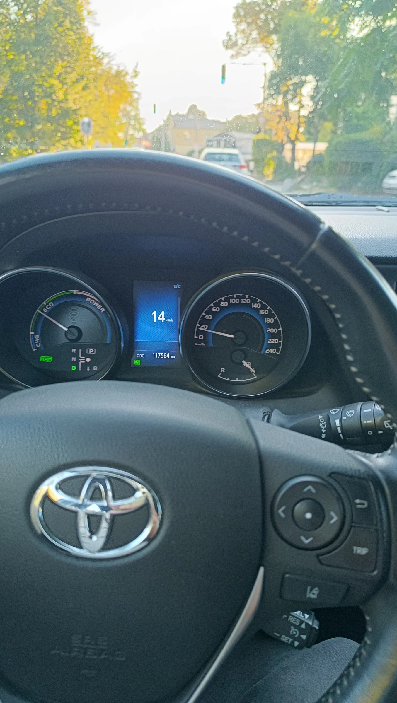 Toyota Auris Хибрид - изображение 4