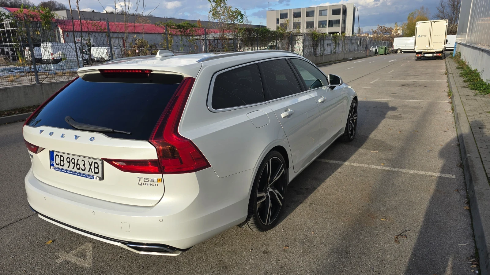 Volvo V90 T5 R-Design - изображение 6