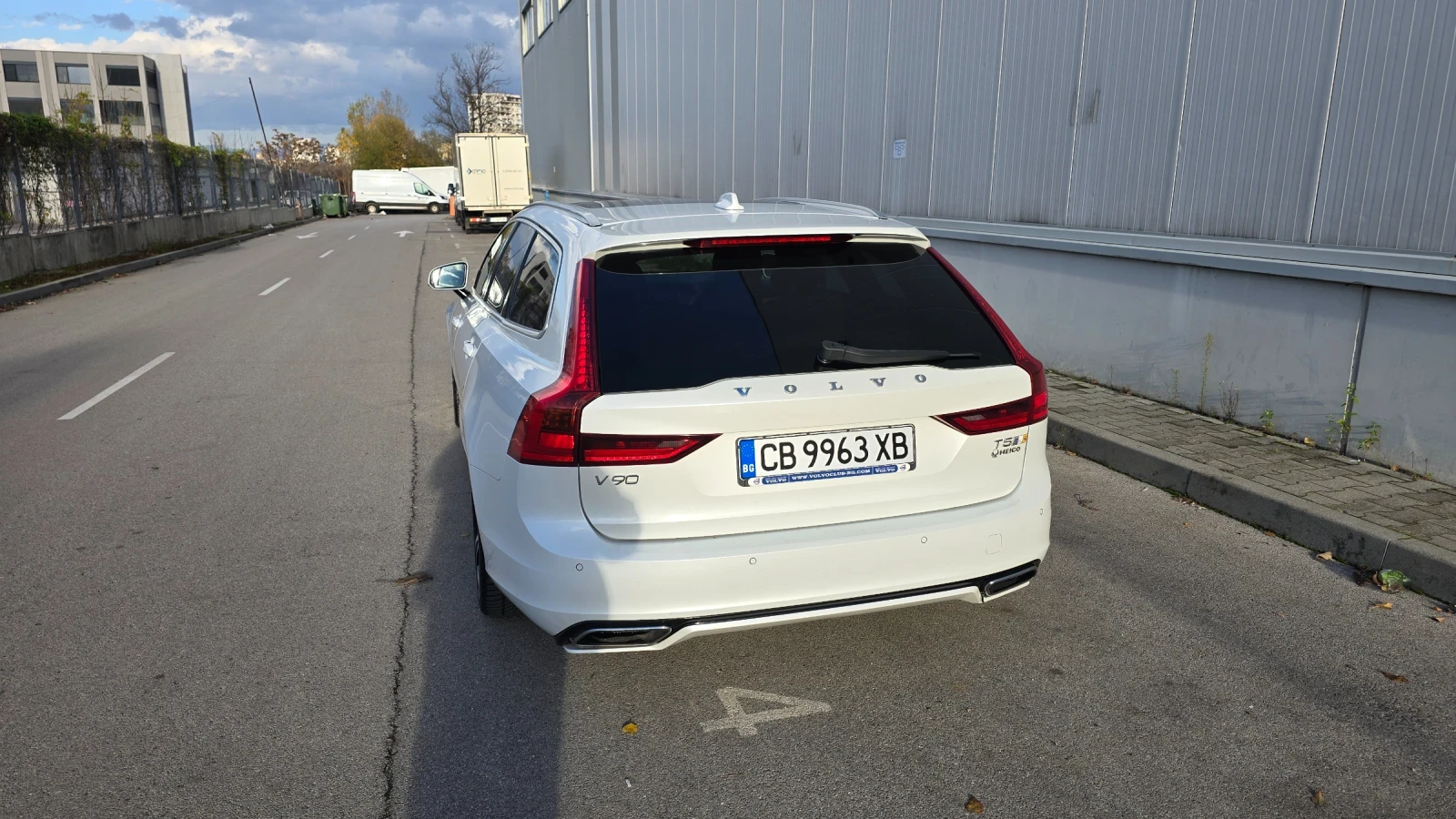 Volvo V90 T5 R-Design - изображение 5
