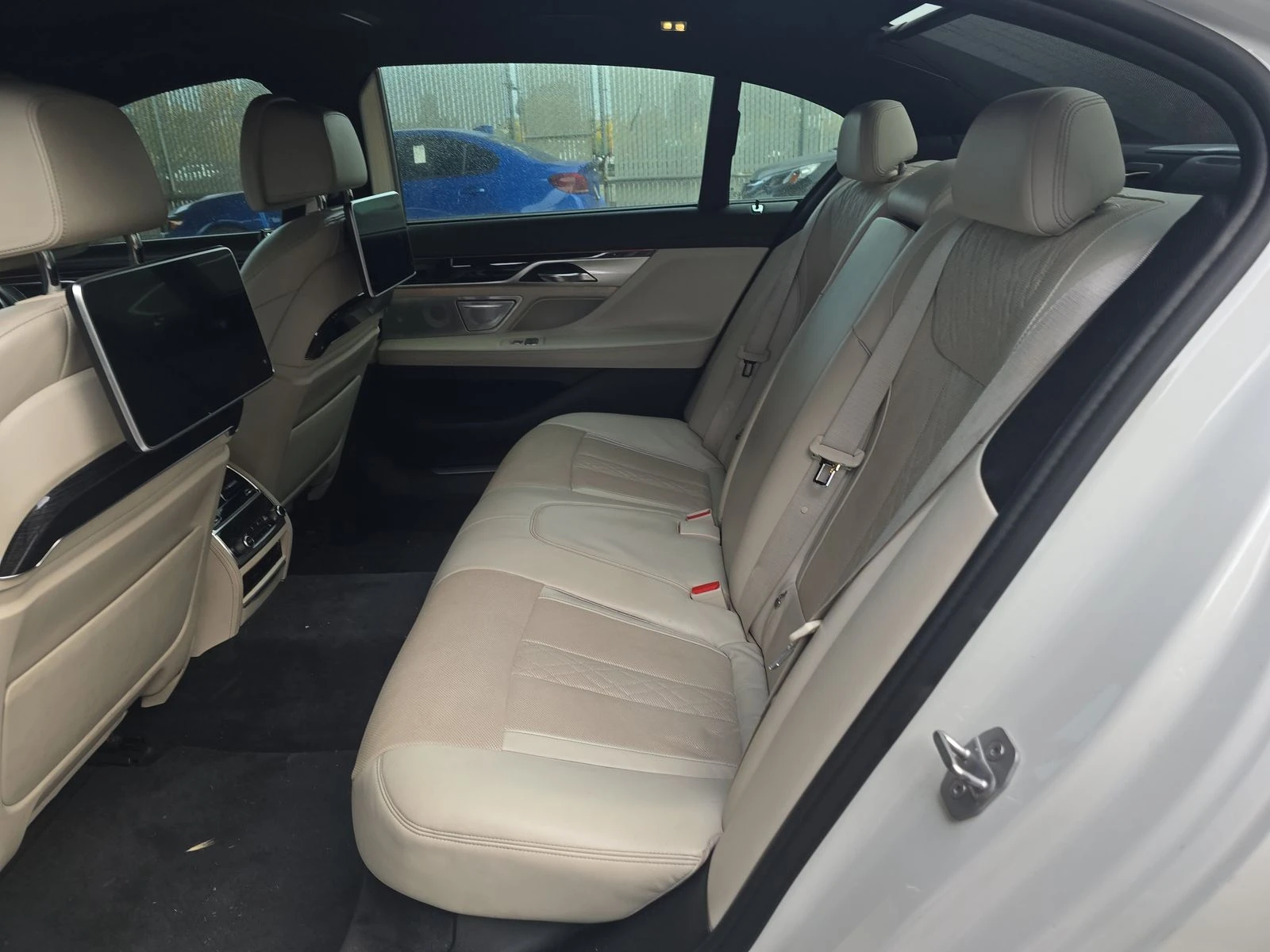 BMW 750 M* SPORT* XDRIVE* 3TV* * BOWER* WILKINS*  | Mobile.bg   12