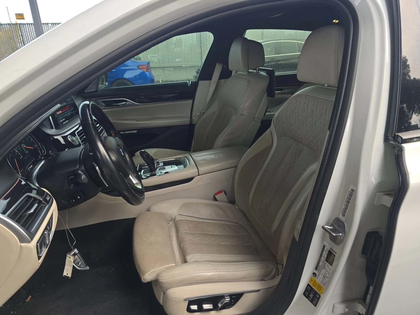 BMW 750 M* SPORT* XDRIVE* 3TV* * BOWER* WILKINS*  | Mobile.bg   11