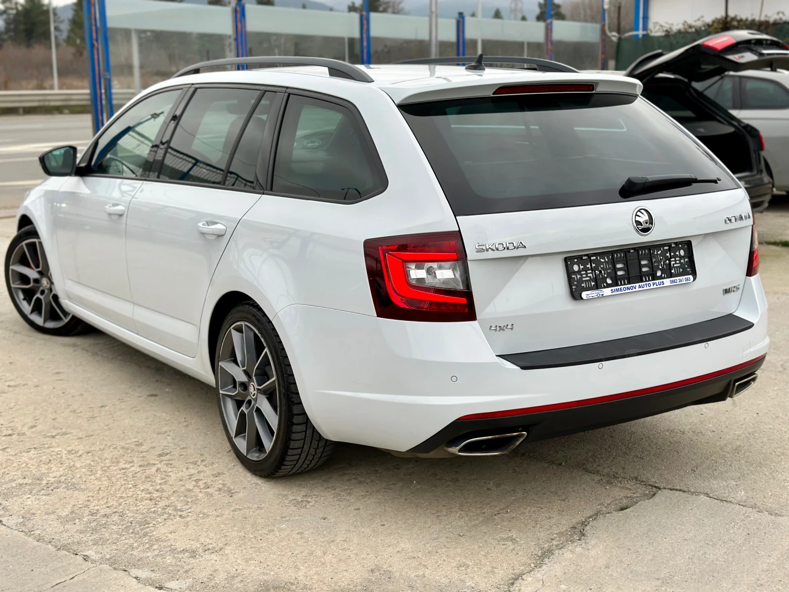 Skoda Octavia VRS 2.0d 4x4 DSG-DIGITAL-DISTRONIC-LANE ASSIST | Mobile.bg   6