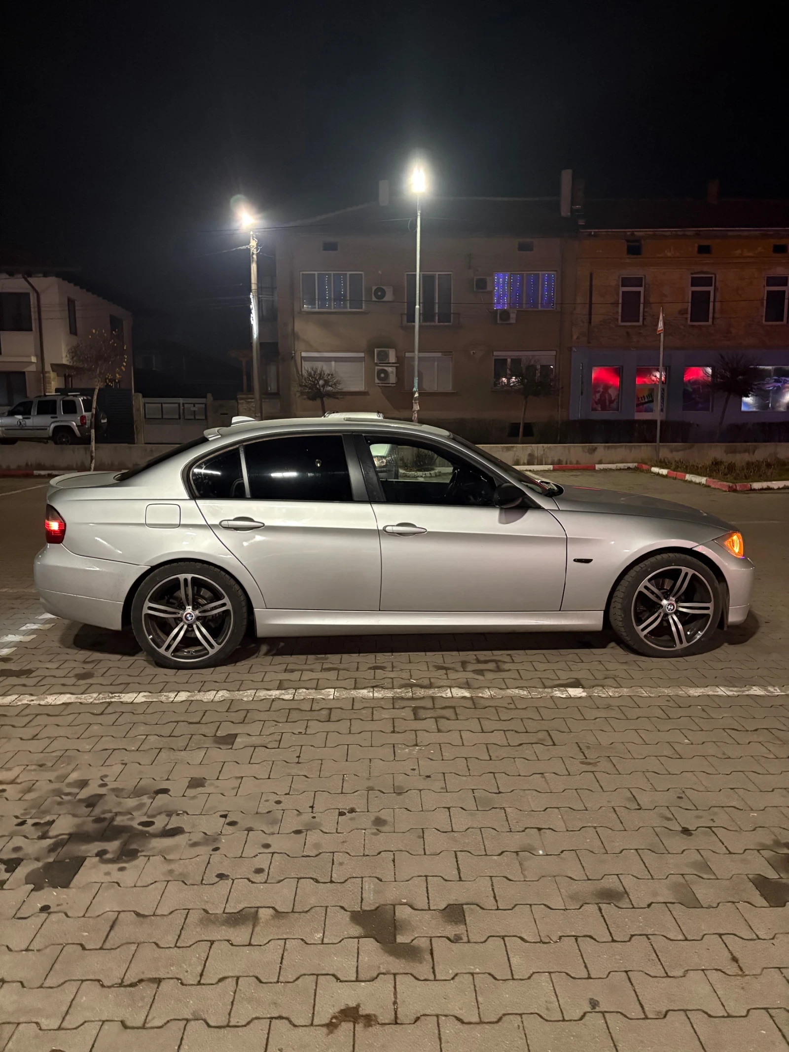 BMW 320  - изображение 5