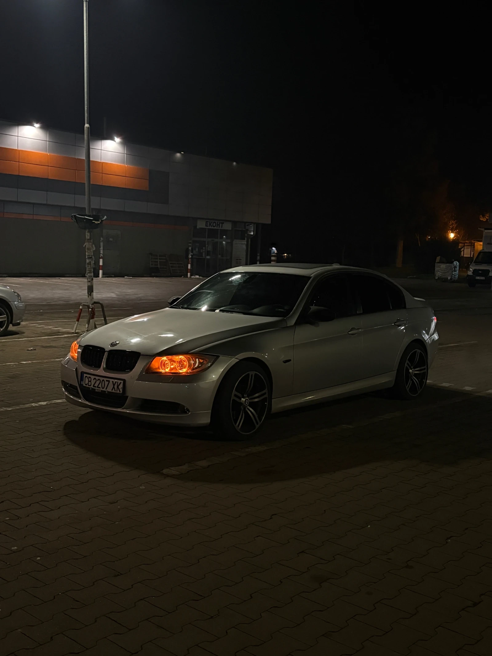 BMW 320  - изображение 8