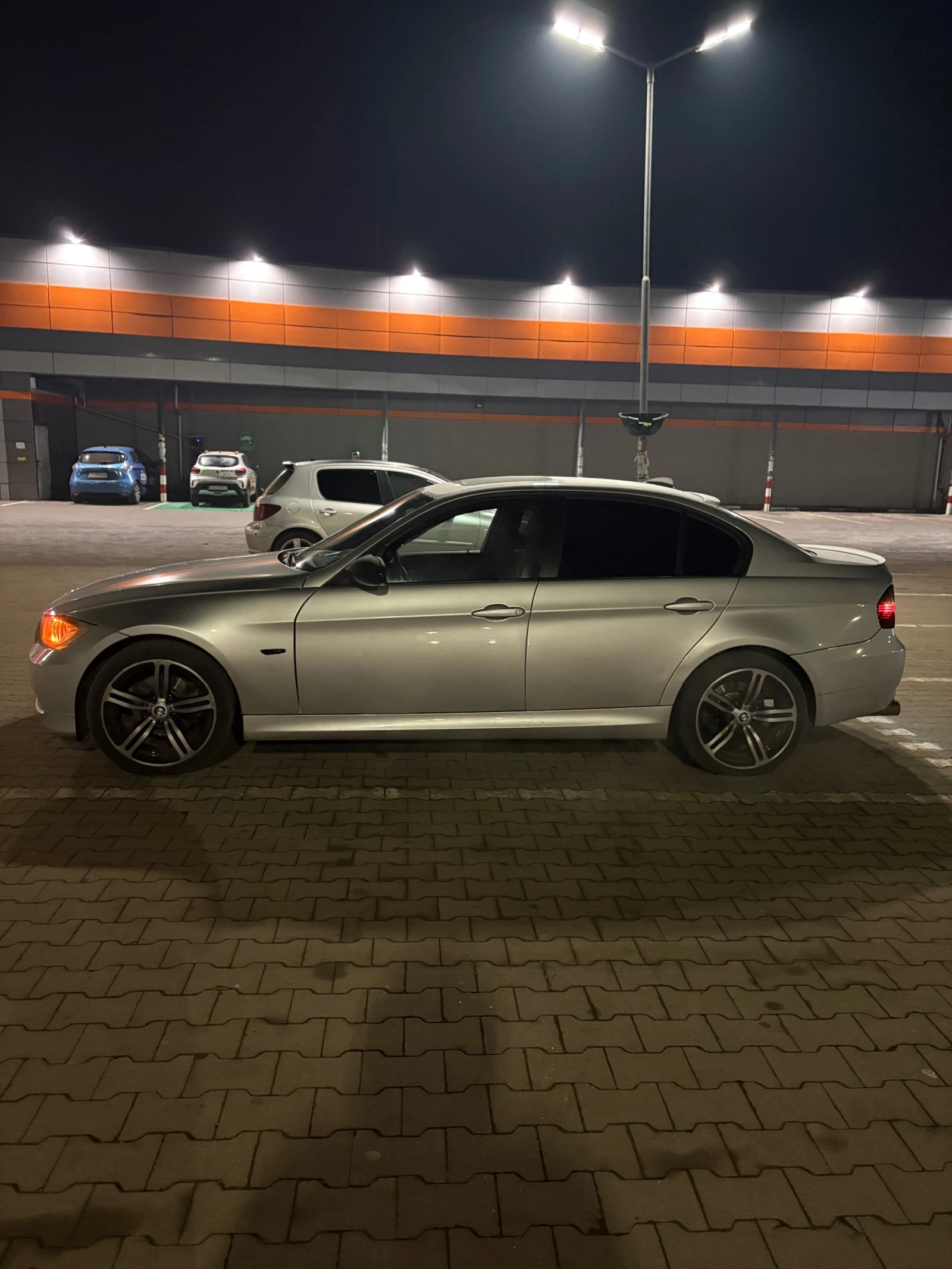 BMW 320  - изображение 7