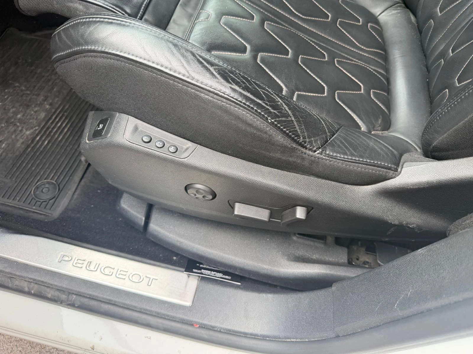 Peugeot 3008 BlueHDi 180 SeS EAT8 GT, снимка 12 - Автомобили и джипове - 53986808