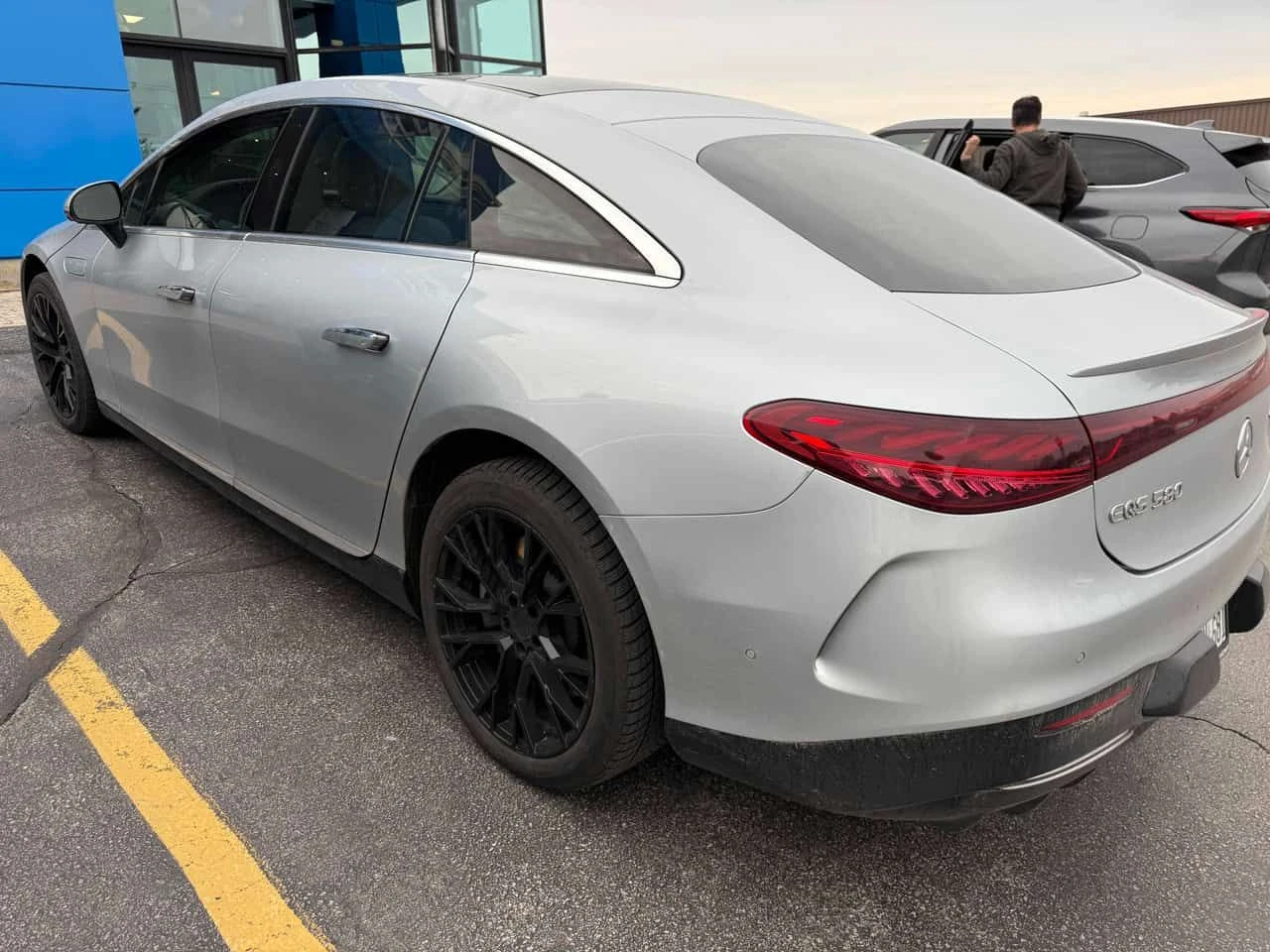 Mercedes-Benz EQS 580 * МАСАЖИ* ДИСТРОНИК* 360 КАМЕРА* , снимка 4 - Автомобили и джипове - 54152004