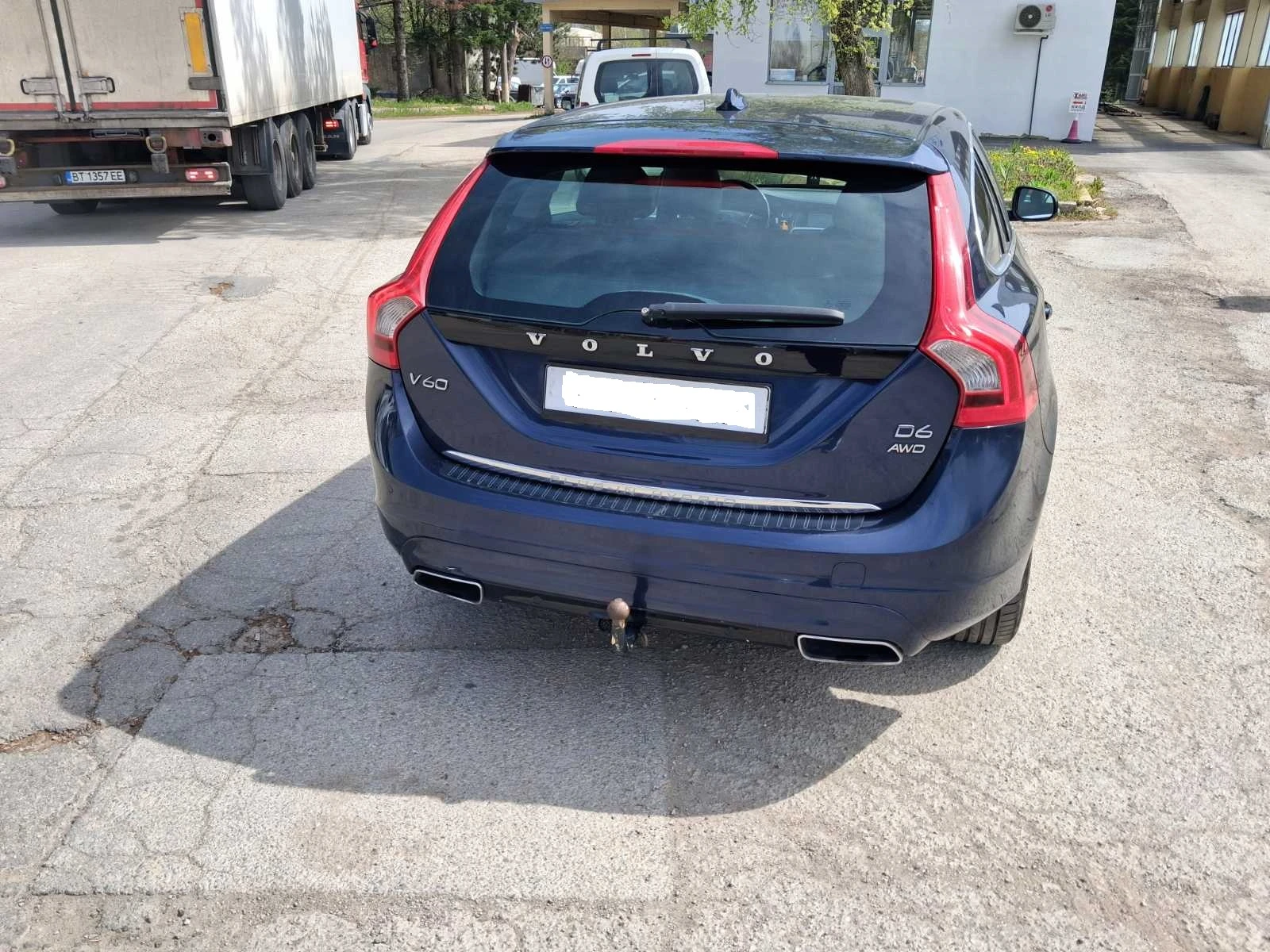 Volvo V60 2.4 D5 Plug-in, снимка 6 - Автомобили и джипове - 54214679