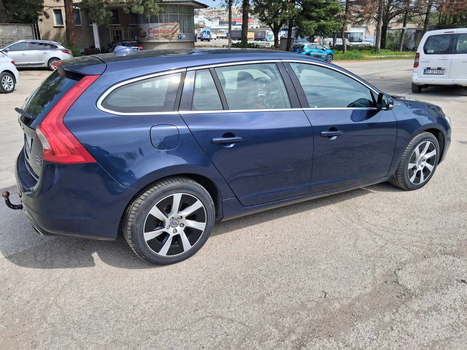 Volvo V60 2.4 D5 Plug-in, снимка 5 - Автомобили и джипове - 54214679