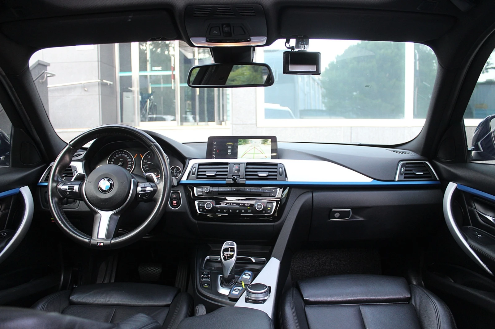 BMW 330 М ПАКЕТ/ПОДГРЕВ/ШИБЕДАХ/ПАМЕТ/HUD/, снимка 8 - Автомобили и джипове - 55444654