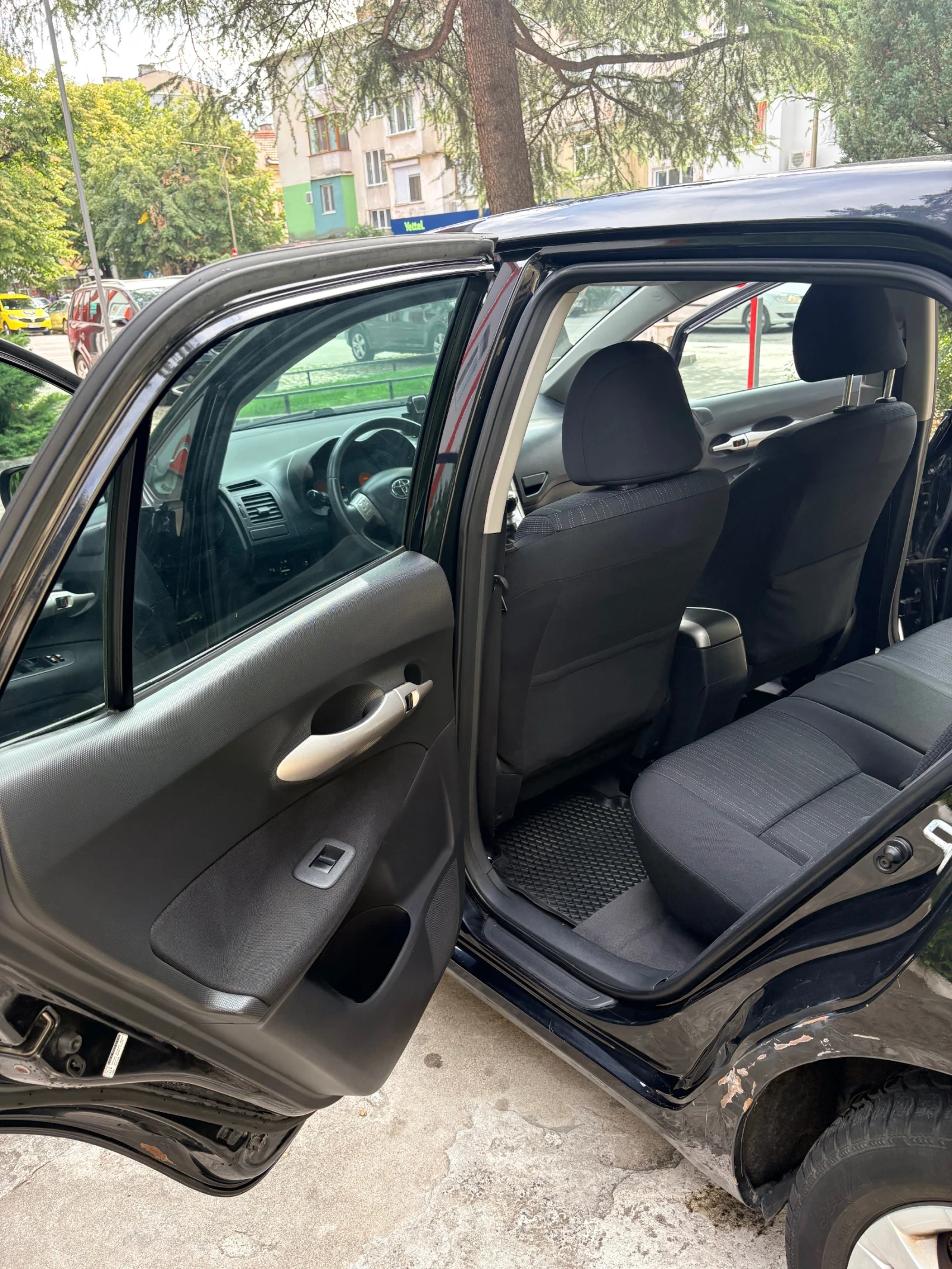 Toyota Auris 2.0 D4D 126 кс. 6 скорости, снимка 3 - Автомобили и джипове - 56172835