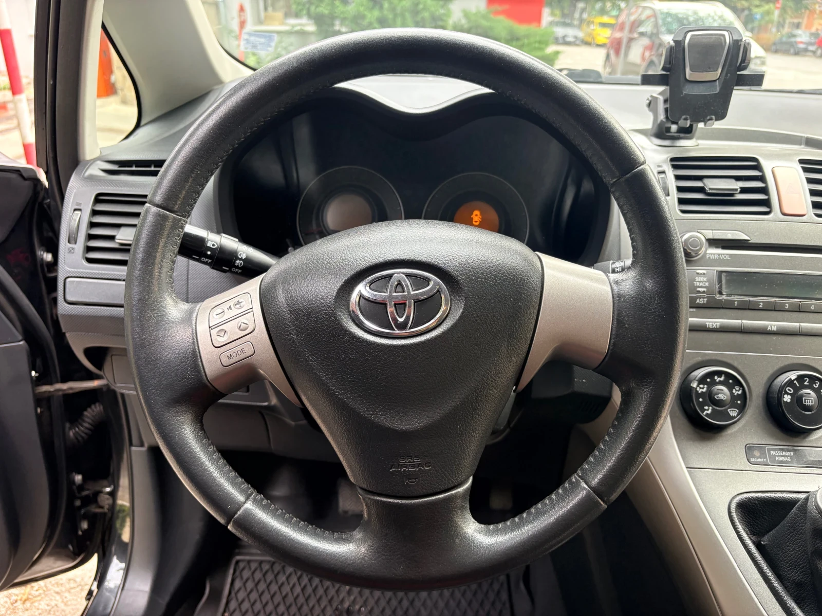 Toyota Auris 2.0 D4D 126 кс. 6 скорости, снимка 7 - Автомобили и джипове - 56172835