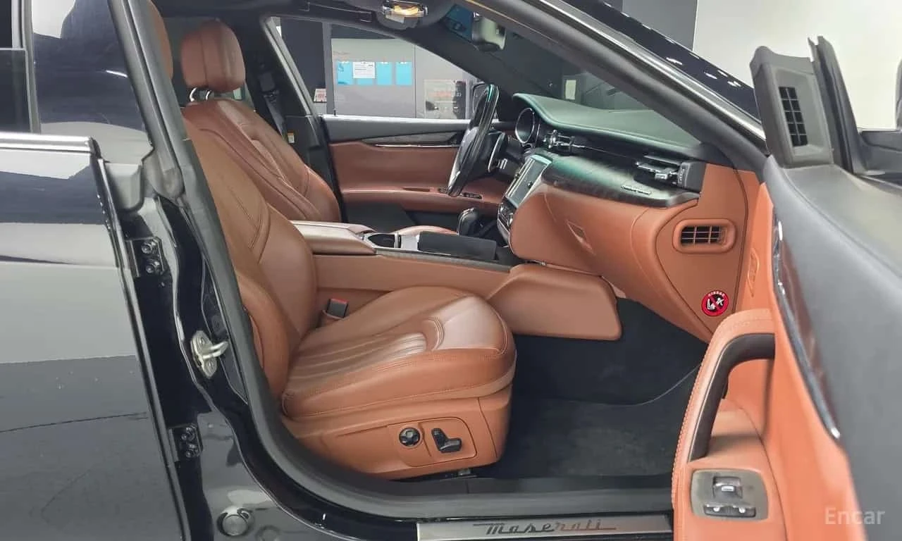 Maserati Quattroporte * 3.0 Diesel * Обдухване * Keyless * 90k km * , снимка 11 - Автомобили и джипове - 56232992