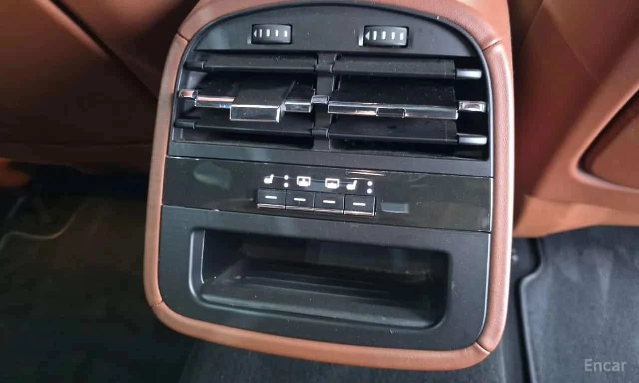 Maserati Quattroporte * 3.0 Diesel * Обдухване * Keyless * 90k km * , снимка 17 - Автомобили и джипове - 56232992