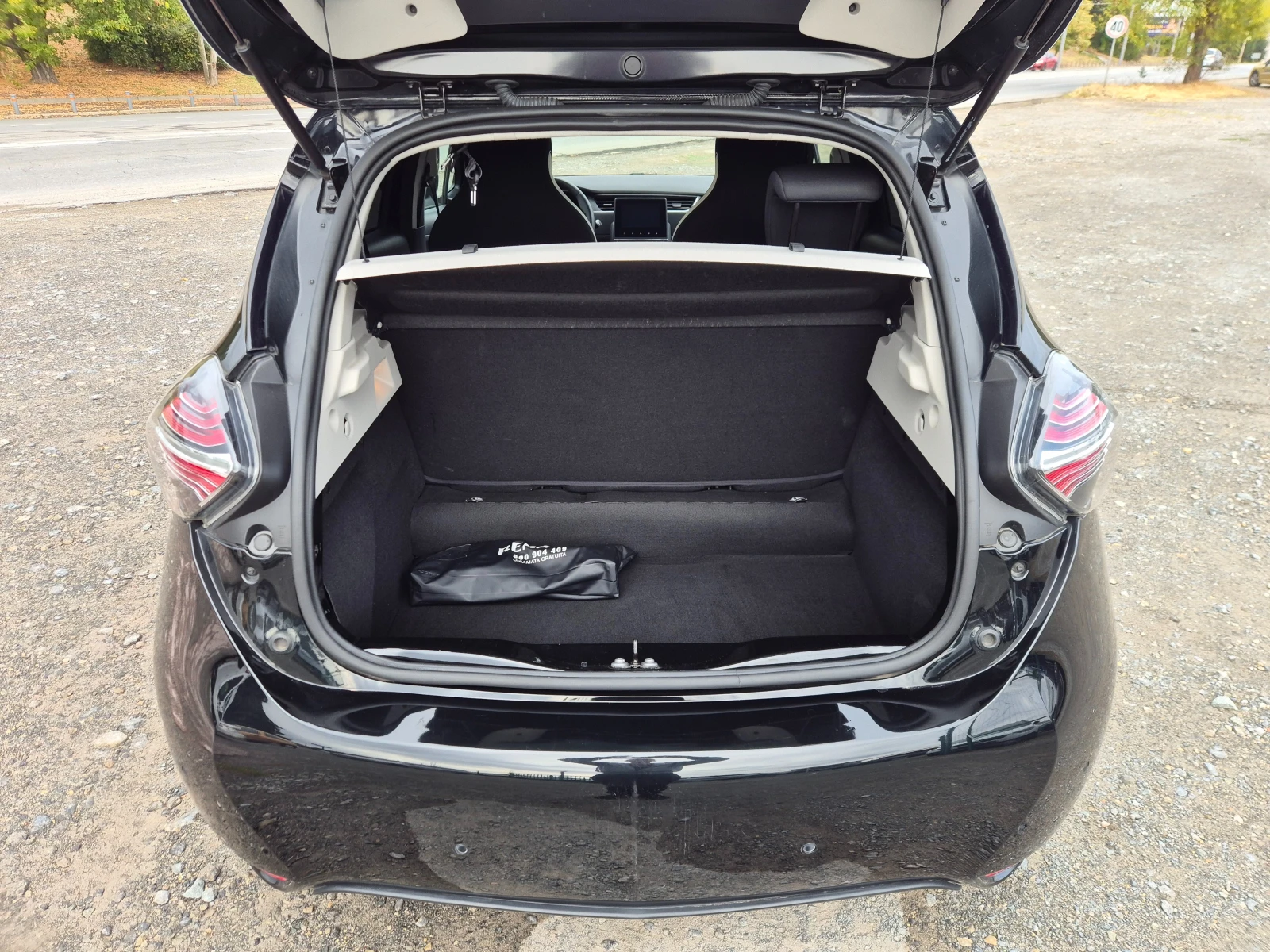 Renault Zoe 52kWh, снимка 11 - Автомобили и джипове - 56464015