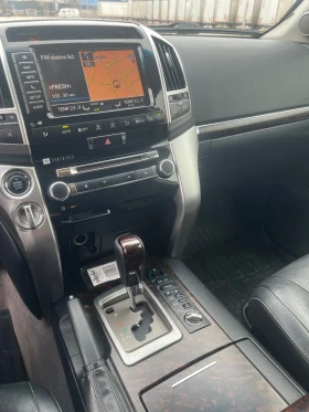 Toyota Land cruiser Toyota Land Cruiser 200 4.5D V8 272 к.с, снимка 12