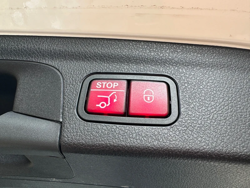 Mercedes-Benz GLE 53 4MATIC AMG * TOP * NIGHT PACK * ЛИЗИНГ, снимка 8 - Автомобили и джипове - 52215871