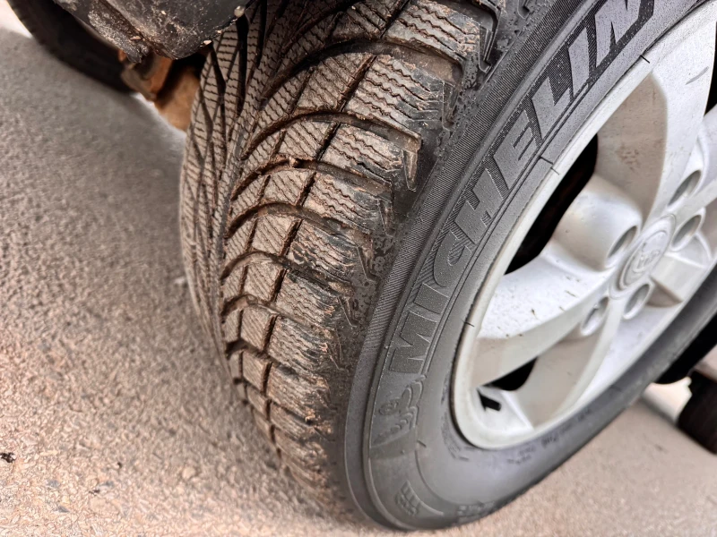 Kia Sorento 2.5CRDI Fecelift Automatic 4x4 от Kia motors, снимка 13 - Автомобили и джипове - 52556421