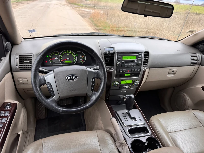 Kia Sorento 2.5CRDI Fecelift Automatic 4x4 от Kia motors, снимка 12 - Автомобили и джипове - 52556421