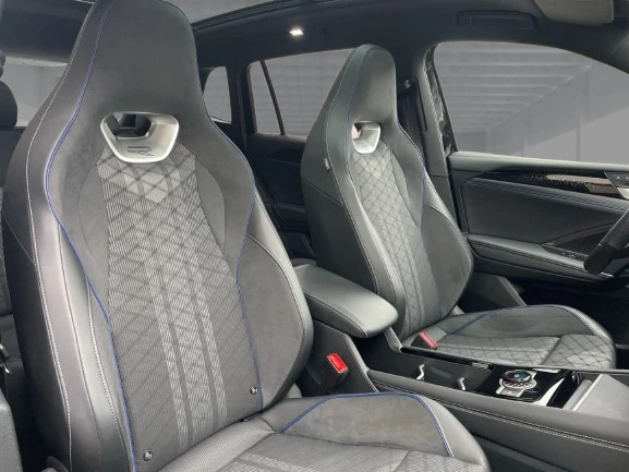 VW Tiguan 2.0 TDI 4Motion = R-Line = Гаранция, снимка 10 - Автомобили и джипове - 52836700