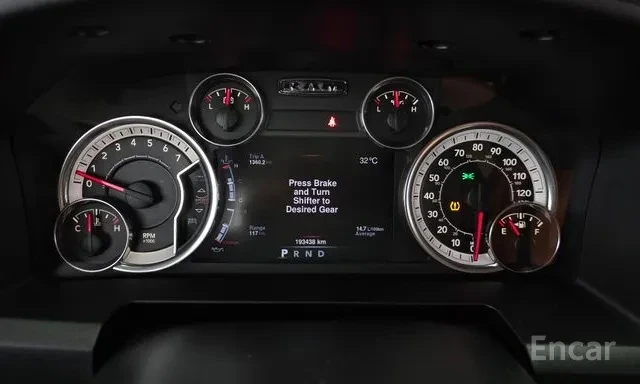 Dodge Ram 5.7, снимка 7 - Автомобили и джипове - 55770470