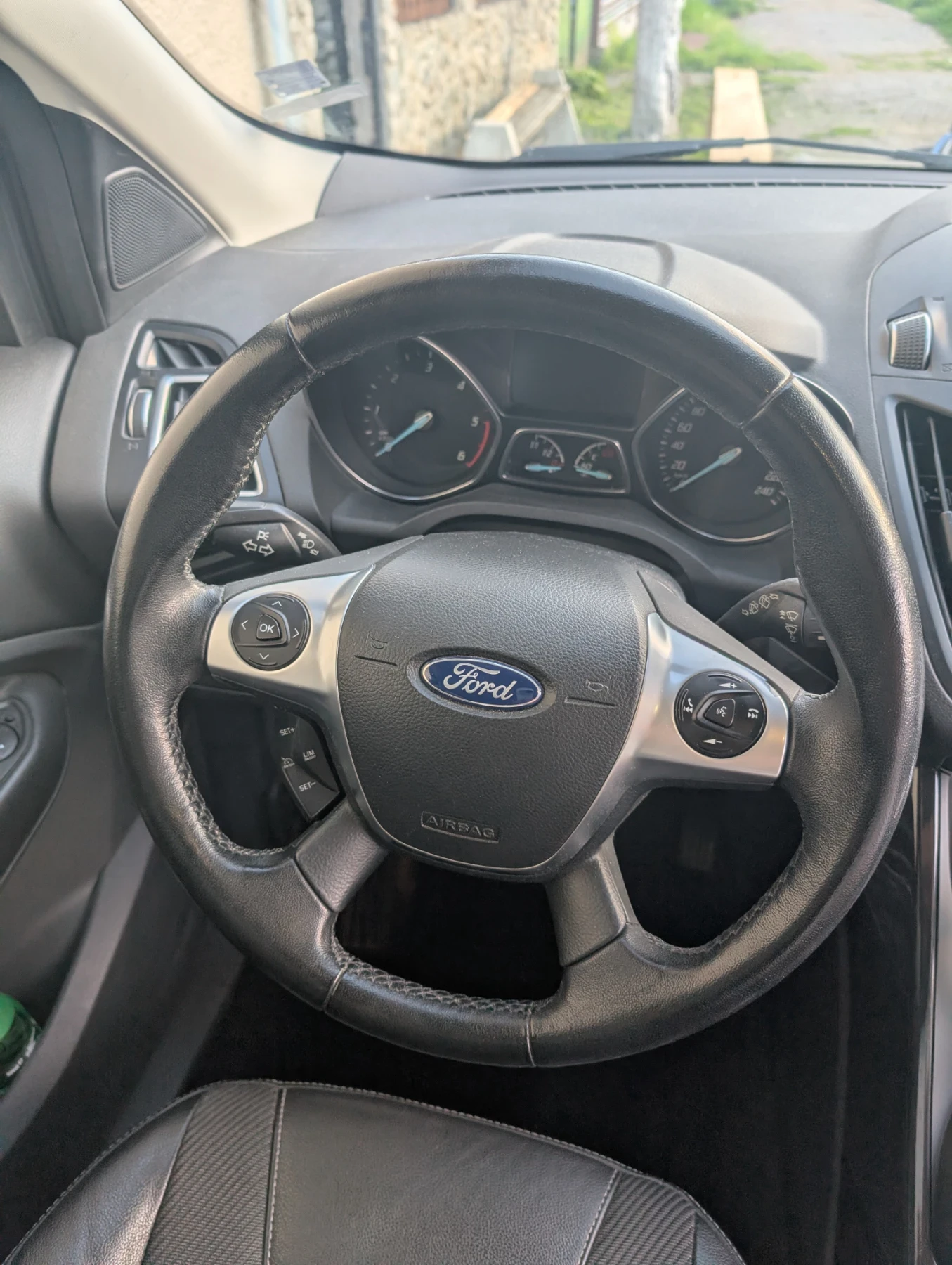 Ford Kuga  - изображение 8