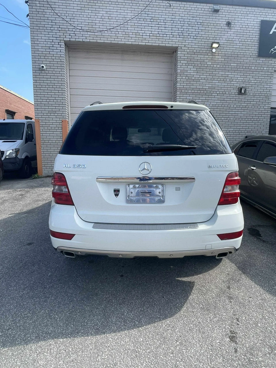 Mercedes-Benz ML 350 * АВТО КРЕДИТ* ЦЕНА ДО БГ * CARFAX *  - изображение 3