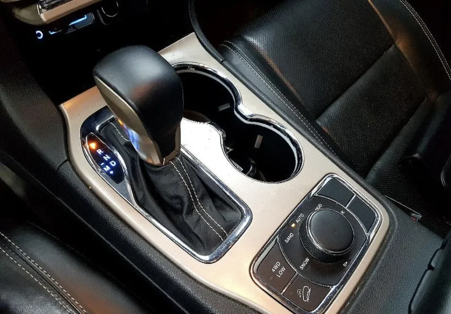 Jeep Grand cherokee LIMITED* 3.6* V6* 8ZF* ПОДГРЕВ* КАМЕРА* КЕЙЛЕС - изображение 7