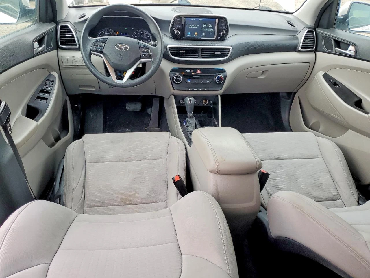 Hyundai Tucson 2.0l Se, снимка 8 - Автомобили и джипове - 54008129