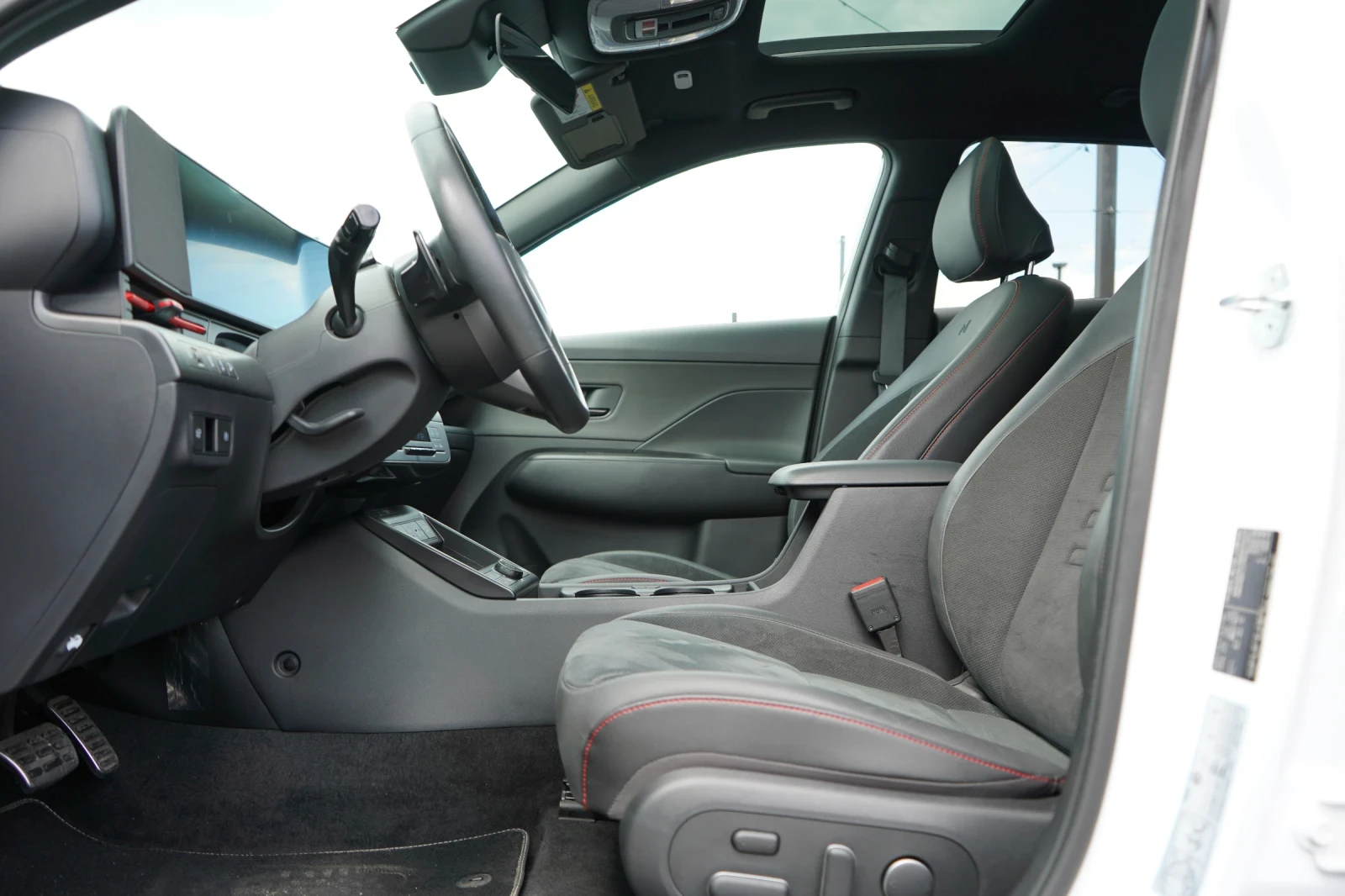 Hyundai Kona * 1.6* T-GDI* N line* 4x4* Bose* Pano* 360* Distr*, снимка 9 - Автомобили и джипове - 54147845