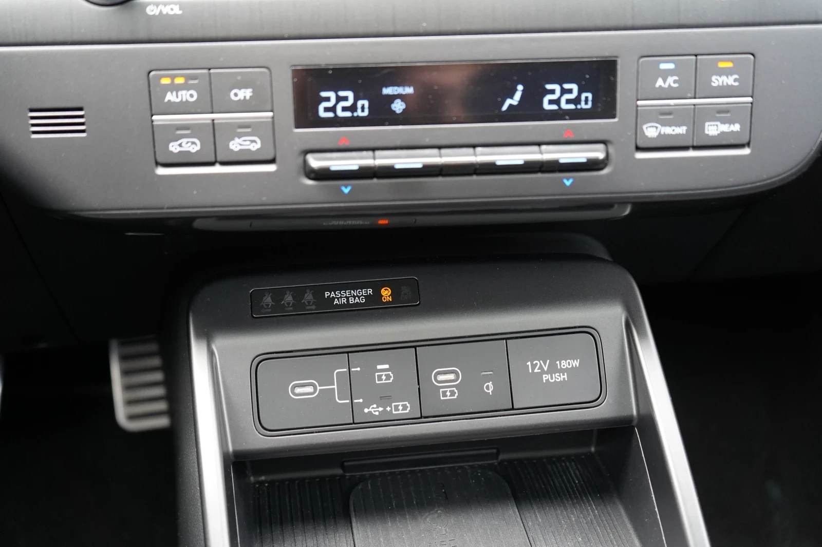 Hyundai Kona * 1.6* T-GDI* N line* 4x4* Bose* Pano* 360* Distr*, снимка 14 - Автомобили и джипове - 54147845