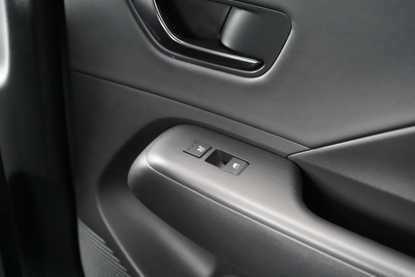 Hyundai Kona * 1.6* T-GDI* N line* 4x4* Bose* Pano* 360* Distr*, снимка 16 - Автомобили и джипове - 54147845