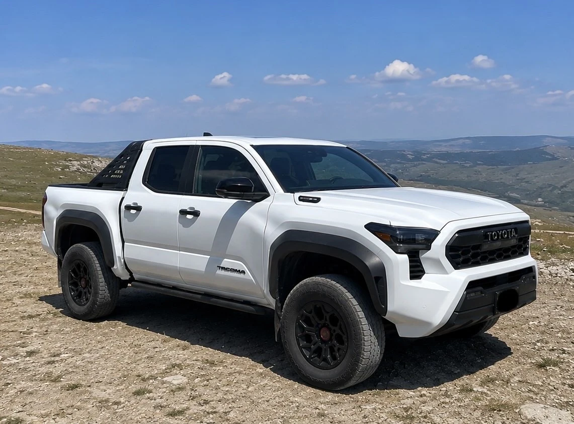 Toyota Tacoma TRD Hybrid 4x4 -330 k.c.