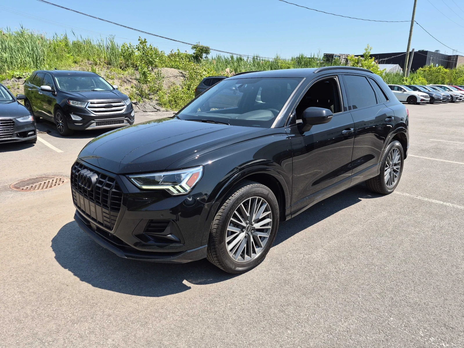 Audi Q3 ПОДГРЕВ * ПАНОРАМА * КАМЕРИ * CAR FAX * , снимка 3 - Автомобили и джипове - 55119779