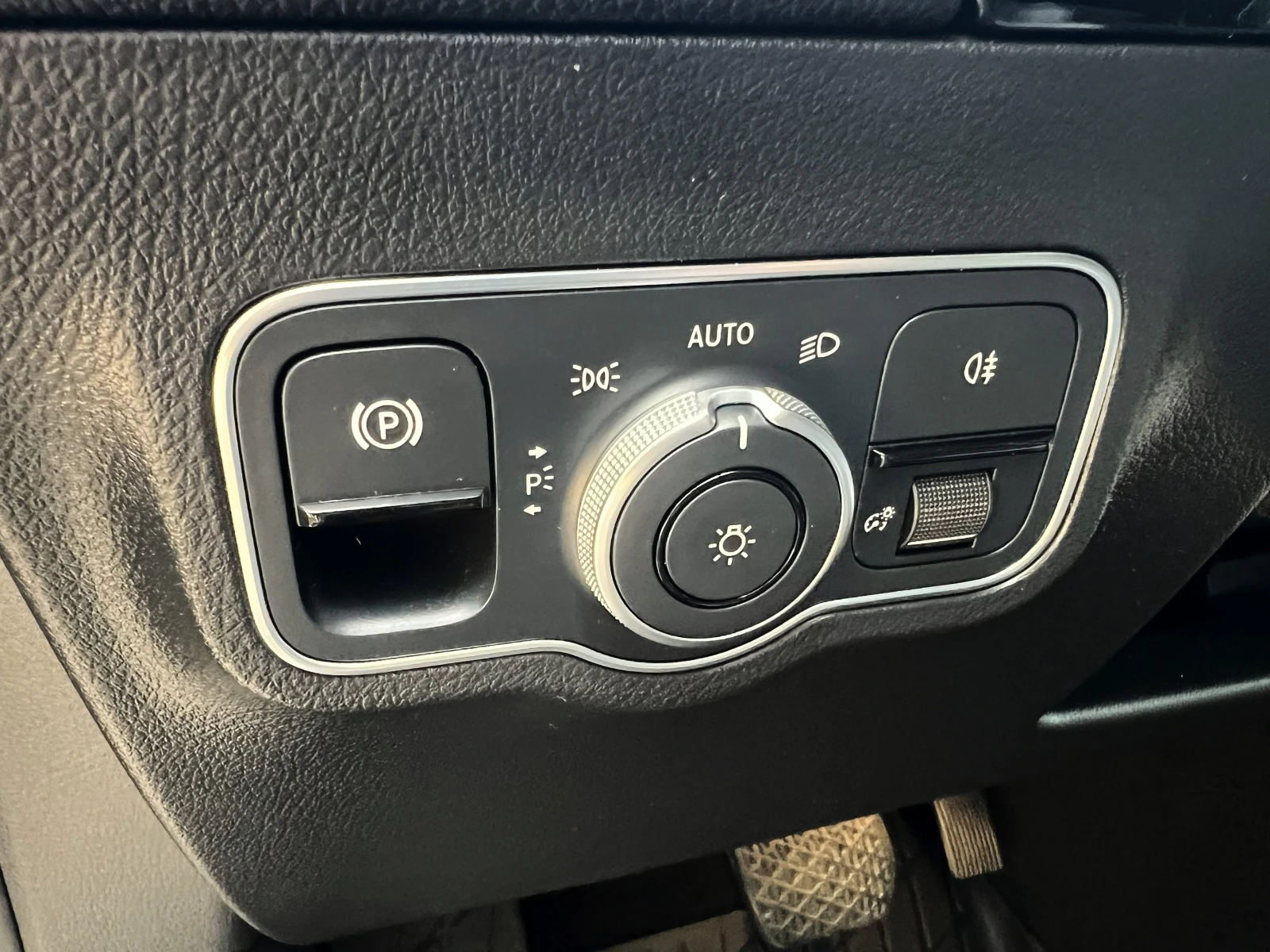 Mercedes-Benz EQA 300, снимка 7 - Автомобили и джипове - 55250409