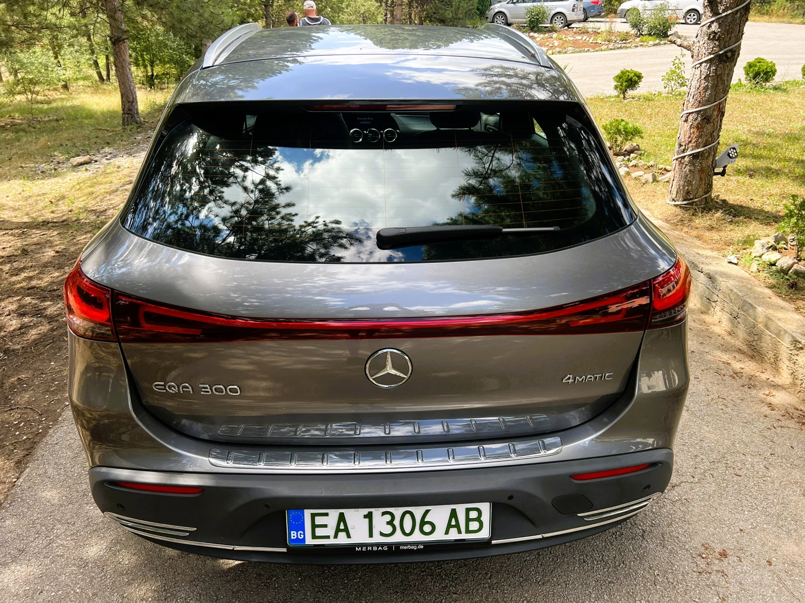 Mercedes-Benz EQA 300, снимка 4 - Автомобили и джипове - 55250409