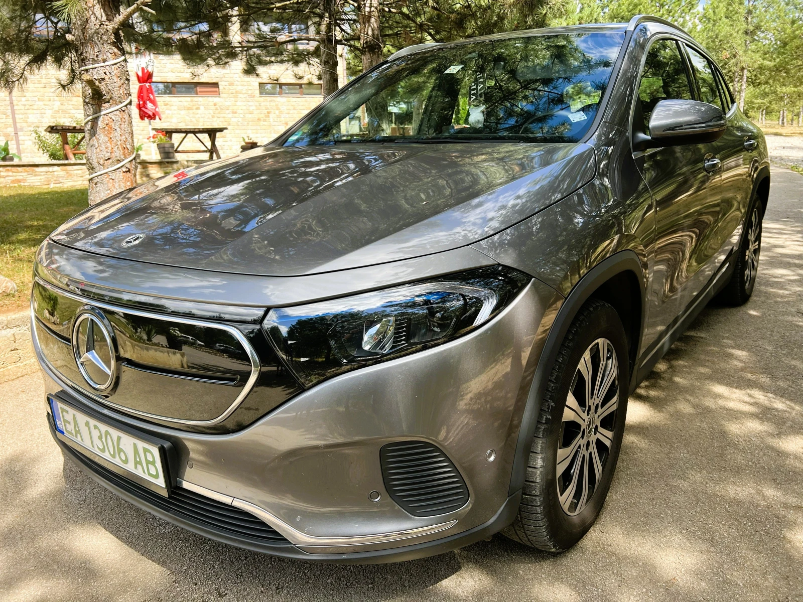 Mercedes-Benz EQA 300, снимка 2 - Автомобили и джипове - 55250409