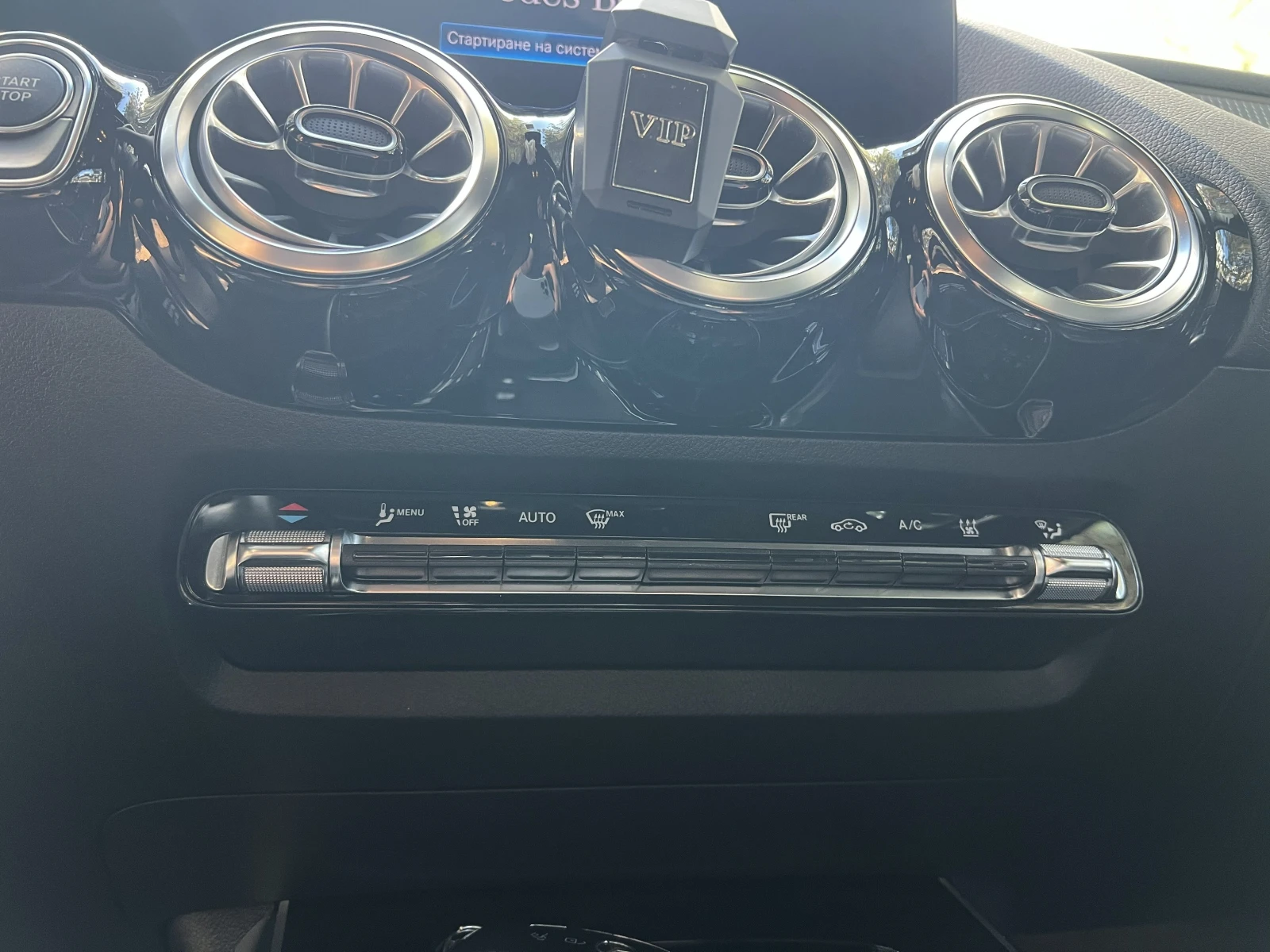 Mercedes-Benz EQA 300, снимка 14 - Автомобили и джипове - 55250409