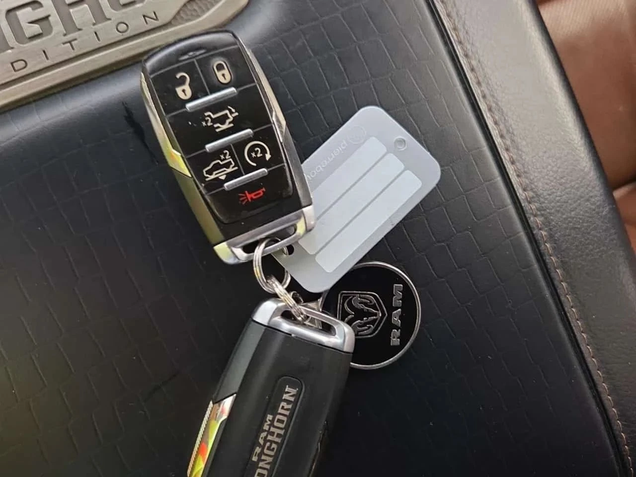 Dodge RAM 1500, снимка 8 - Автомобили и джипове - 56740111