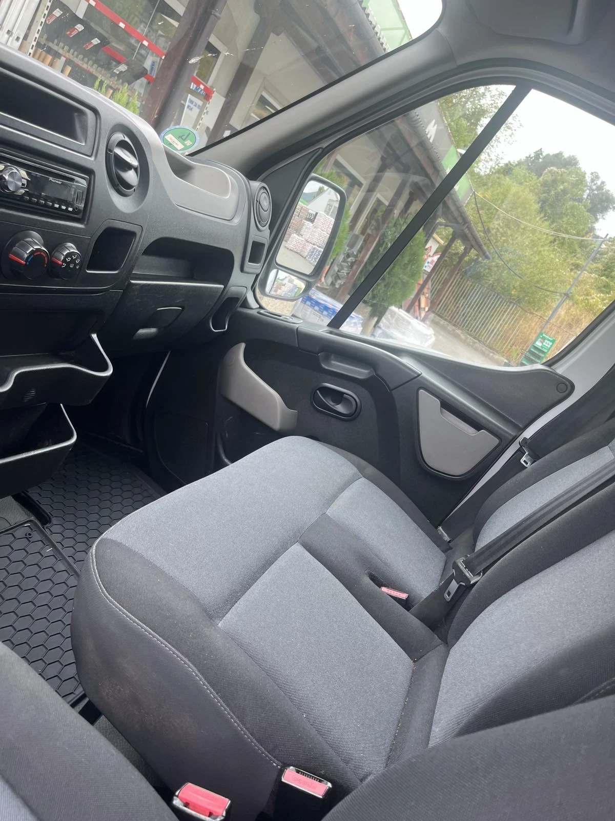 Renault Master Бордови - изображение 10