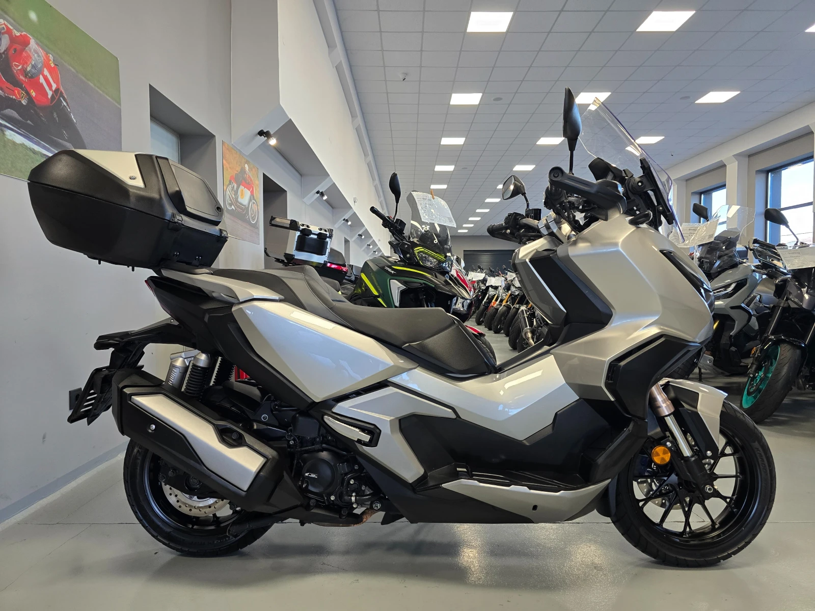 Honda X-ADV 350ie, ABS-TCS, 2022г., снимка 2 - Мотоциклети и мототехника - 56311058
