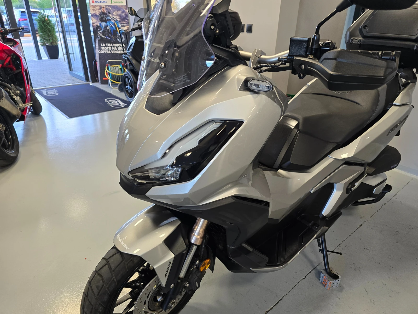 Honda X-ADV 350ie, ABS-TCS, 2022г., снимка 8 - Мотоциклети и мототехника - 56311058