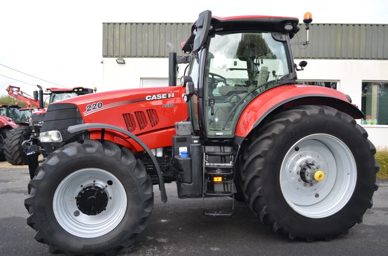 Трактор CASE IH  Puma 220, снимка 2 - Селскостопанска техника - 52483648