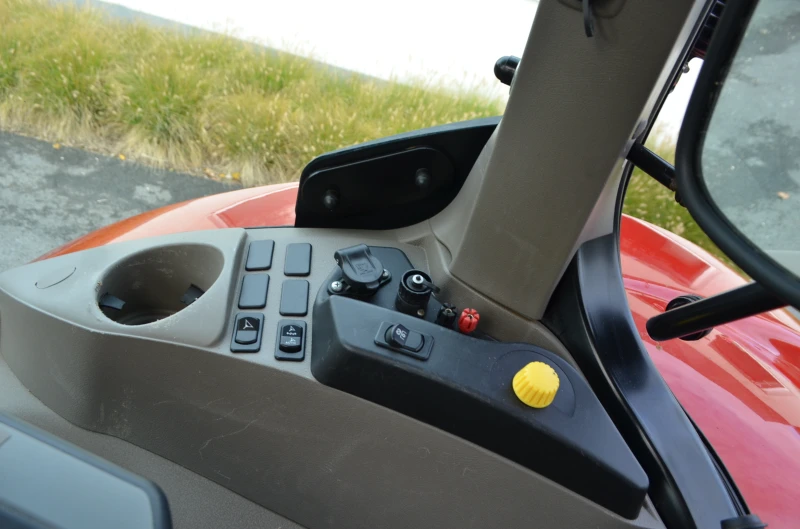 Трактор CASE IH  Puma 220, снимка 10 - Селскостопанска техника - 52483648