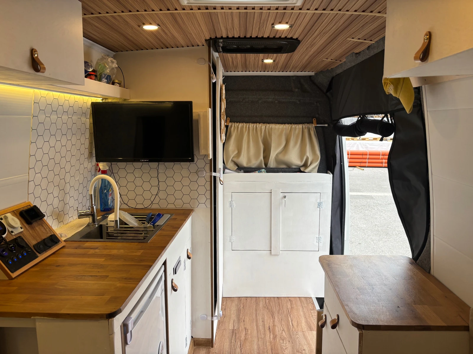 Кемпер VW Crafter, снимка 7 - Каравани и кемпери - 56288805