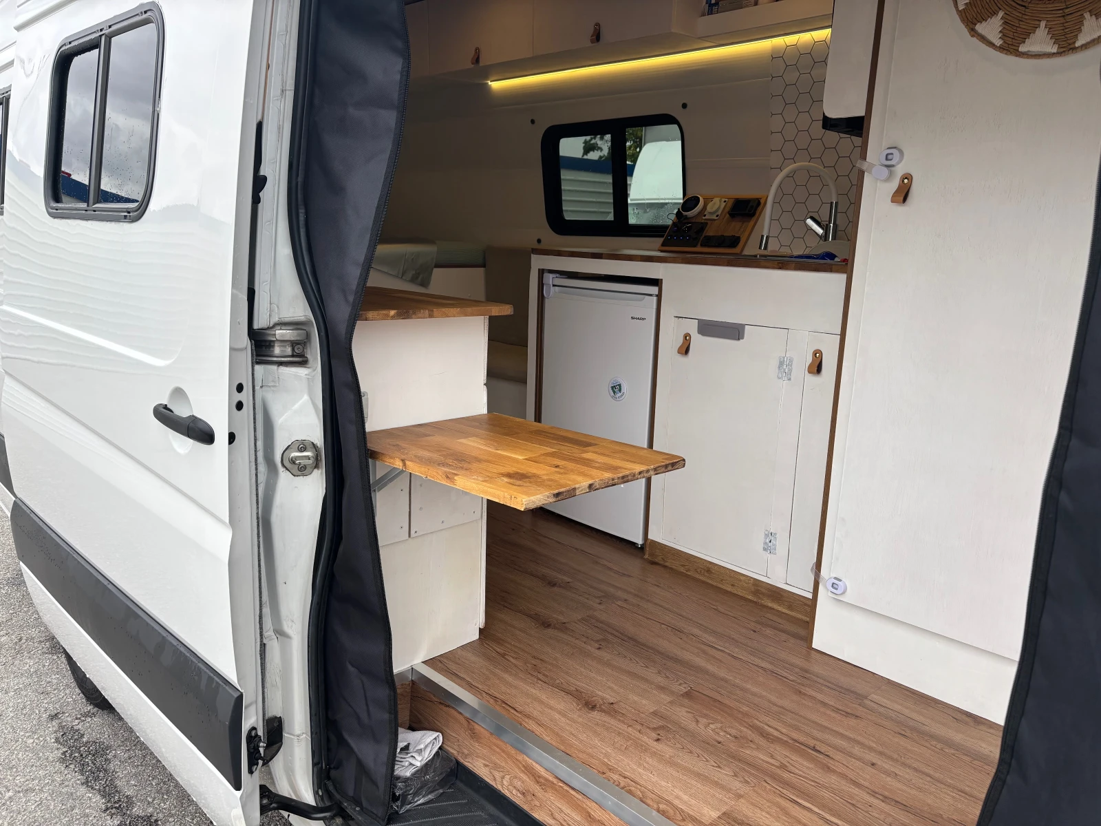 Кемпер VW Crafter, снимка 11 - Каравани и кемпери - 56288805