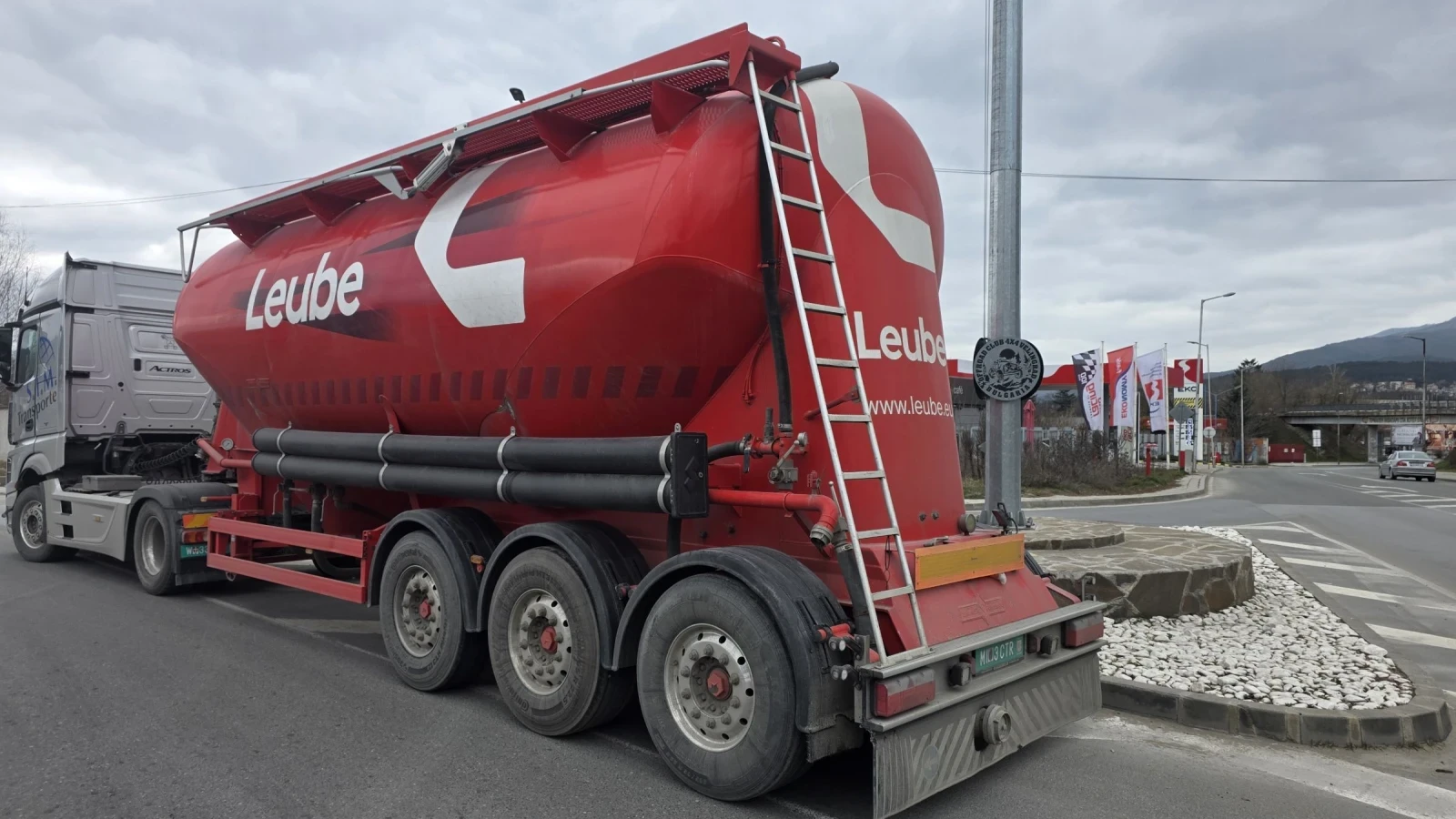 Полуремарке Spitzer 37 куб см, снимка 4 - Ремаркета - 53898003